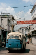 Classic cars - Cuba - C 19 - Cuba is not your ennemy - Photo © Charles GUY