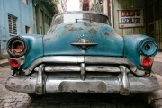 Classic cars - Cuba - C 57 - Oldsmobile au bout du rouleau - Photo © Charles GUY